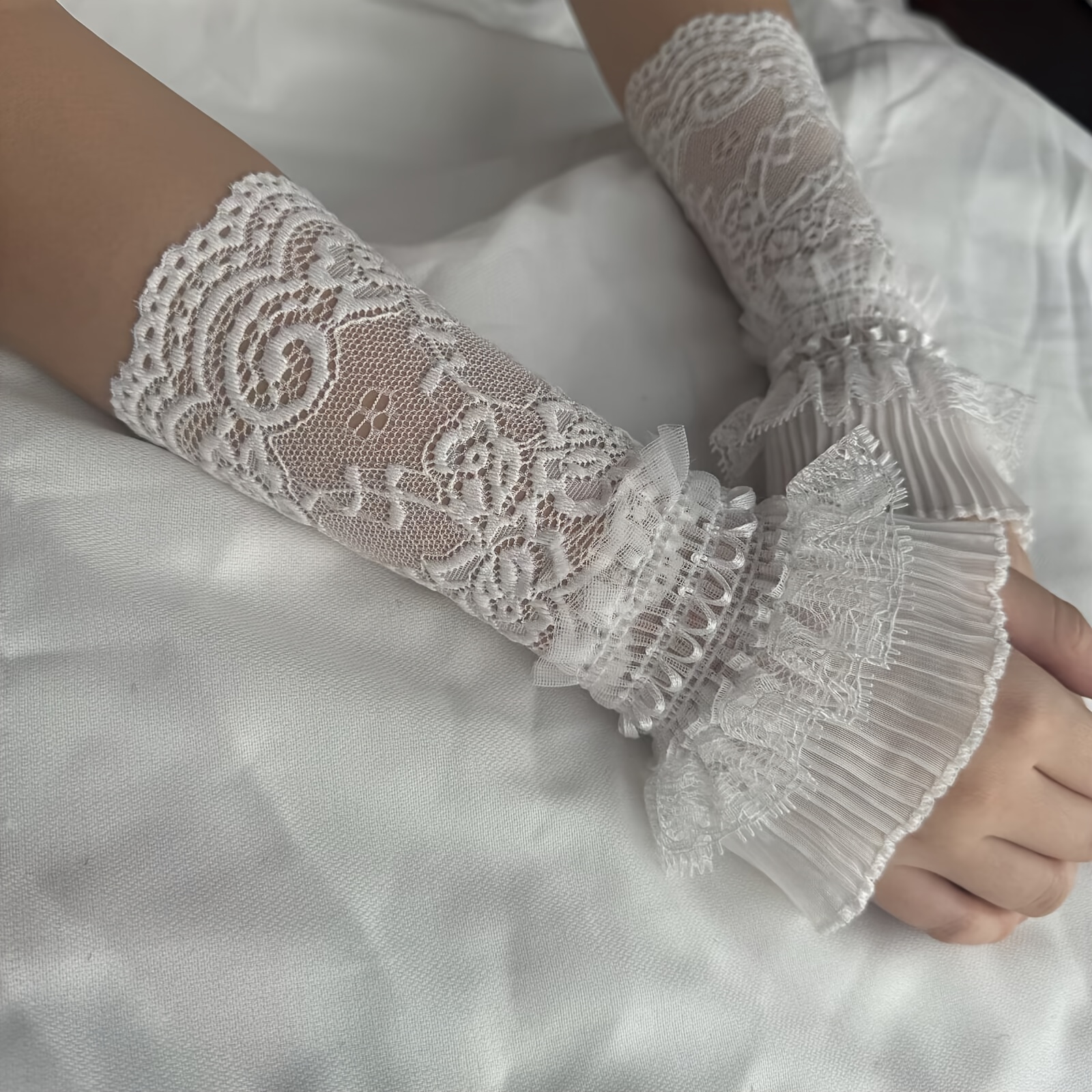 Lace Hollow Wrist Covers Trump - Men Accessories For Wrist 评论和价格