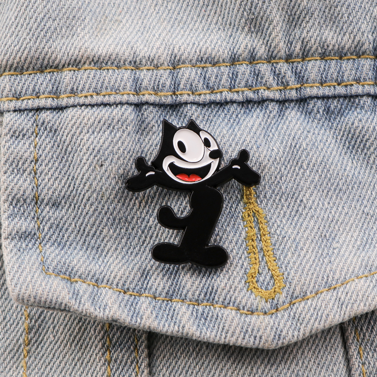 Cute Cartoon Animal Enamel Pin - Men Accessories Jewelry 评论和价格